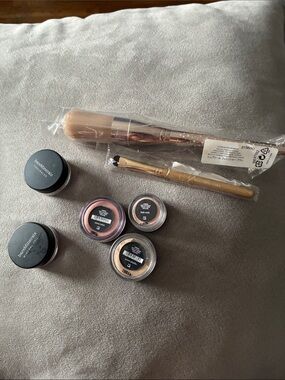 bareMinerals Rose Gold Handle Brush Set with eye shadow concealer mineral veil